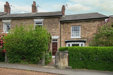 2 bed property, in Abercrombie Street, £165,000
