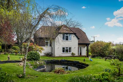 3 bed property, in Bleak Hill, £895,000