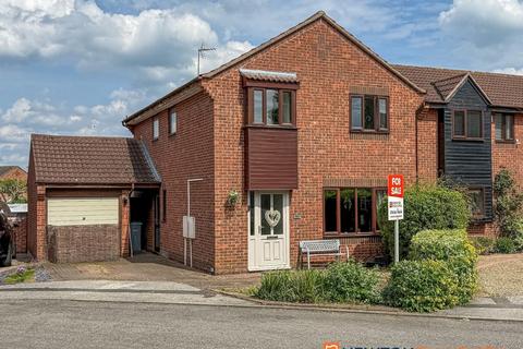 4 bed property, in Hine Avenue, £250,000