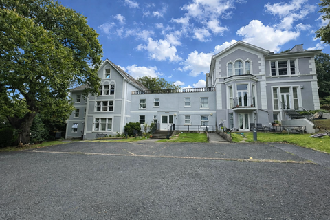 1 bed property, in Flat 6, £85,000