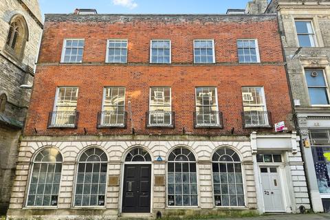 2 bed property, in High East Street, £190,000