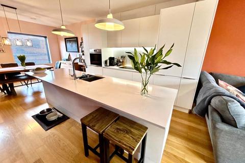 3 bed property, in Rotton Park Street, £425,000