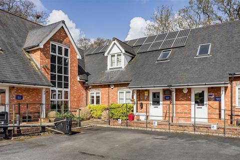 2 bed property, in Long Toll, £325,000