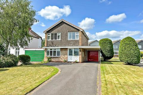 4 bed property, in Greenlands, £400,000