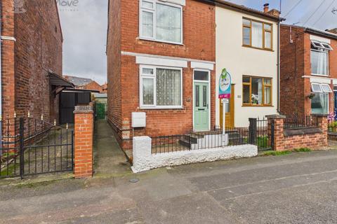 3 bed property, in Park Road, £145,000