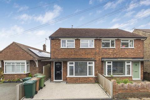 3 bed property, in Park Road, £475,000