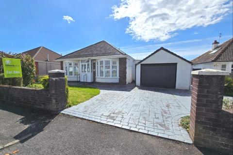 3 bed property, in Leamington Road, £480,000