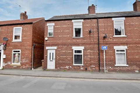2 bed property, in Regent Street, £155,000
