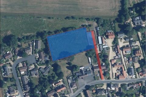 Land, in Land to the rear of 16-22 High Street, £450,000