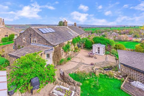 3 bed property, in Wilsden Hill, £650,000