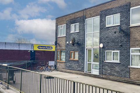 2 bed property, in Castle Street, £55,000