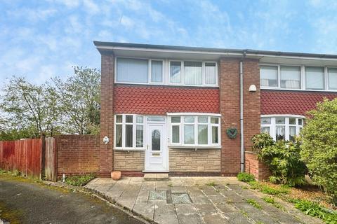 3 bed property, in Crail Grove, £225,000