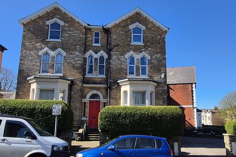 Studio, in Flat 6, £70,000