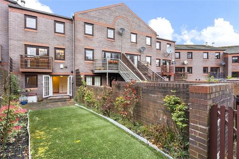 5 bed property, in 83 Orchard Brae Avenue, £600,000