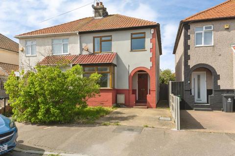 3 bed property, in Melbourne Road, £210,000