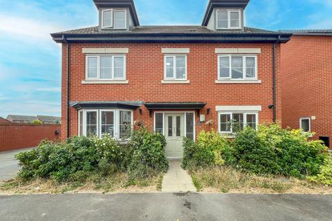 5 bed property, in Centurion Drive, £425,000
