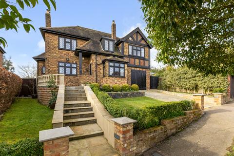 3 bed property, in Winscombe Way, £1,150,000
