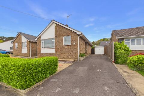 3 bed property, in Corfe Lodge Road, £450,000