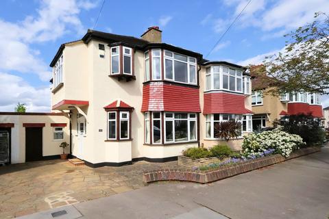 3 bed property, in The Vale, £650,000