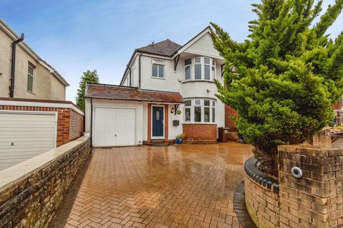 3 bed property, in Wells Road, £390,000