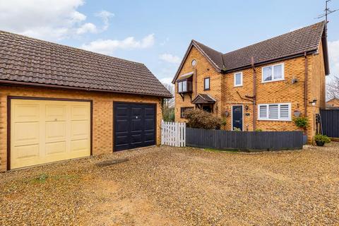2 bed property, in Hawthorn Bank, £175,000