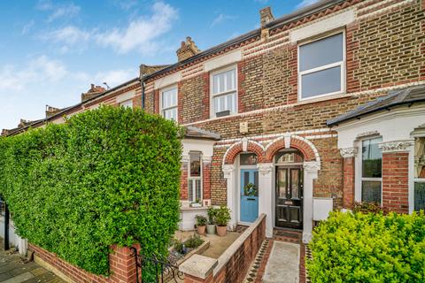 4 bed property, in Earlsfield Road, £1,100,000