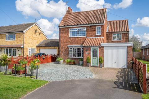 3 bed property, in New Lane, £550,000