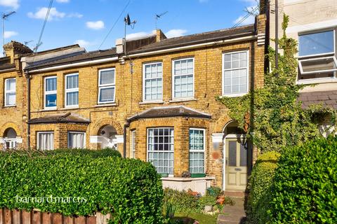 3 bed property, in East Barnet Road, £550,000
