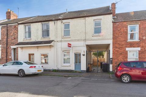3 bed property, in Dudley Road, £128,000