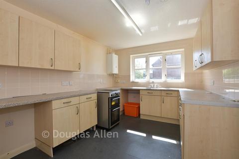 3 bed property, in Bryn Farm Close, £350,000