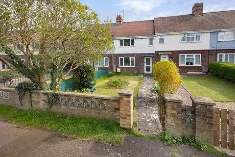 2 bed property, in Corby Road, £190,000