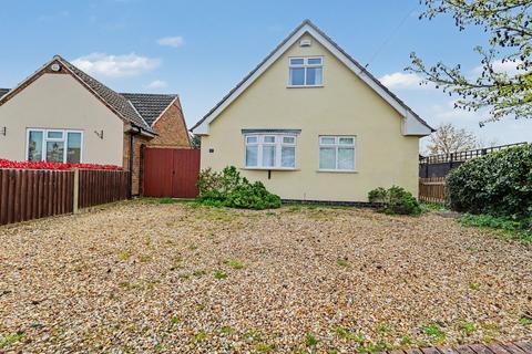 4 bed property, in Cromwell Crescent, £425,000