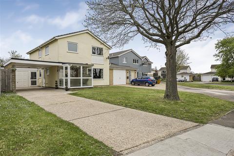 4 bed property, in Richardsons Road, £550,000