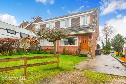 3 bed property, in Quarry Lane, £210,000