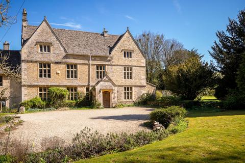 6 bed property, in Sevenhampton, £1,250,000