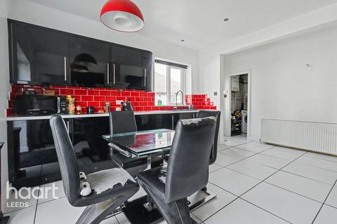 3 bed property, in Butt Lane, £300,000