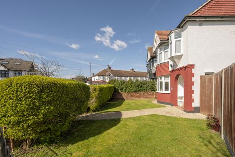 4 bed property, in Monkleigh Road, £850,000