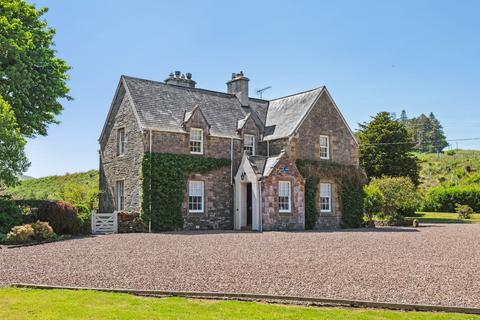 5 bed property, in The Old Manse, £895,000