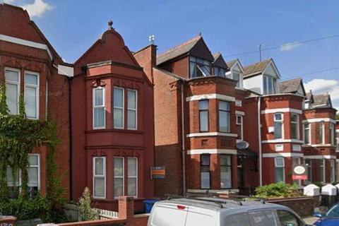 6 bed property, in Weaste Lane, £350,000