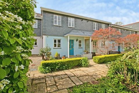 2 bed property, in The Walled Garden, £275,000