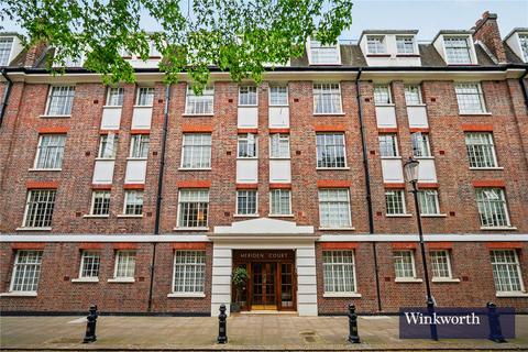 1 bed property, in Meriden Court, £595,000