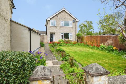 3 bed property, in Park Street, £340,000