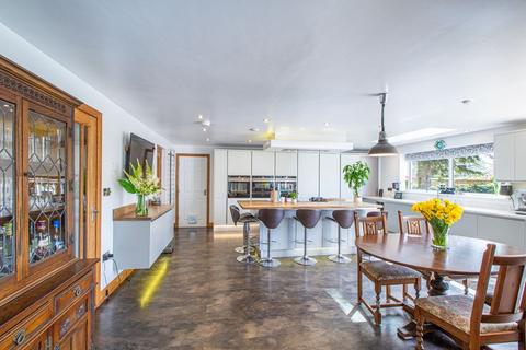 7 bed property, in Lodge Hill, £1,800,000