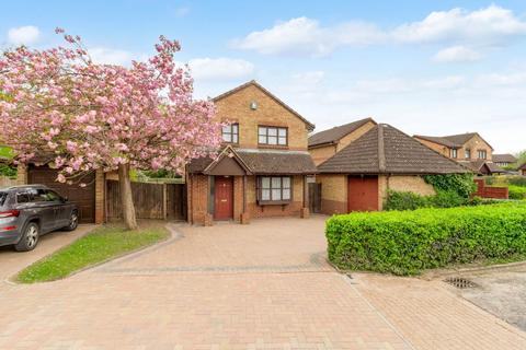 4 bed property, in Wetherby Gardens, £375,000