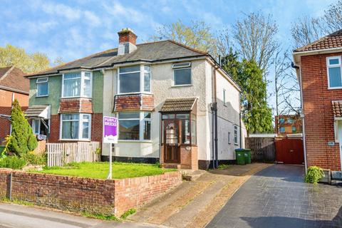 3 bed property, in Oaktree Road, £300,000