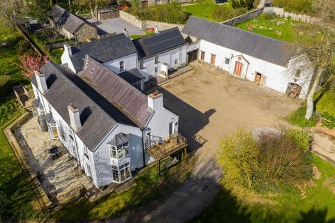 12 bed property, in Johnston, £1,850,000