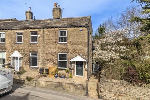 2 bed property, in Northgate, £240,000