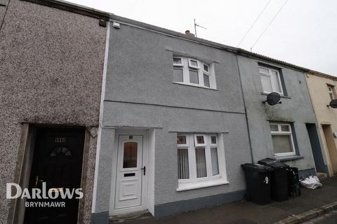 2 bed property, in King Street, £90,000