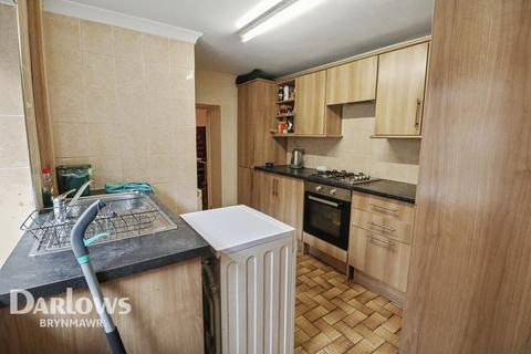 2 bed property, in King Street, £90,000