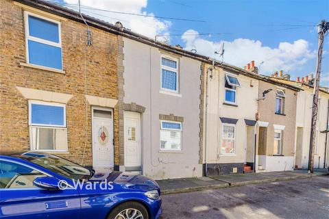2 bed property, in East Street, £200,000